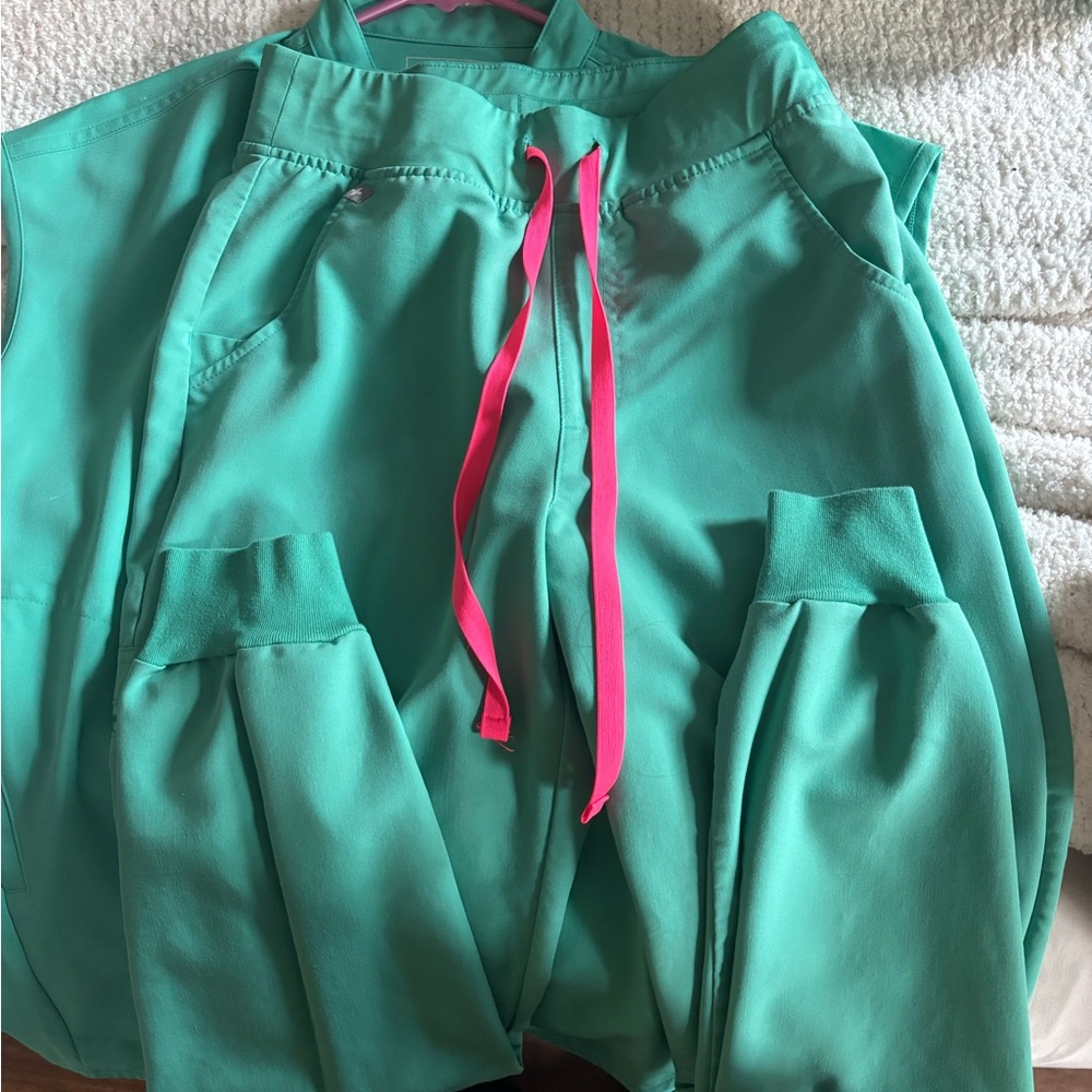 Figs surgical green set